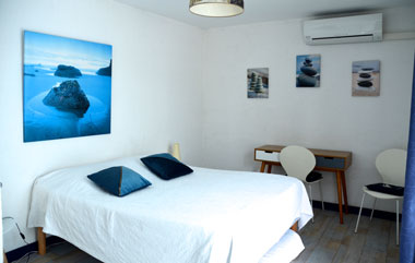 6 chambres doubles spacieuses avec salle de bain individuelle